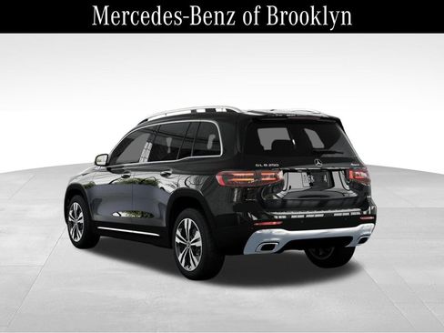 Used 2025 Mercedes-Benz GLB 250 4MATIC image 28