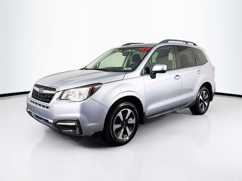 Used 2017 Subaru Forester 2.5i Premium AWD/4WD image 7