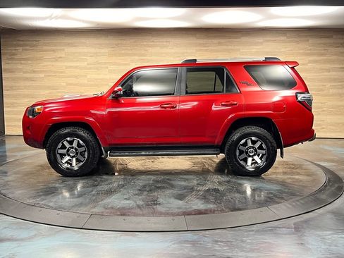 Used 2018 Toyota 4Runner TRD Off-Road Premium AWD/4WD image 23