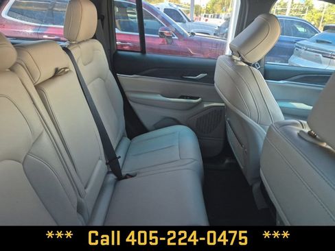 Used 2023 Jeep Grand Cherokee Limited RWD image 30