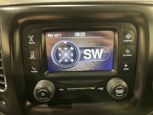 Used 2018 Jeep Compass Latitude w/ Cold Weather Group image 34