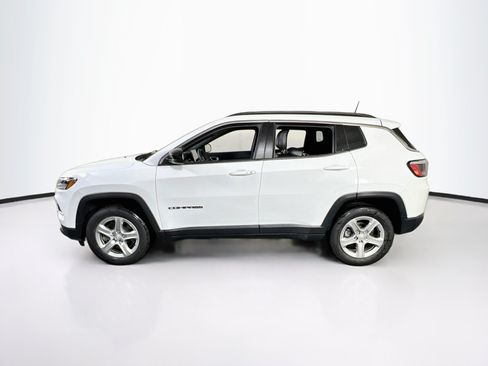 Used 2023 Jeep Compass Latitude w/ Convenience Group AWD/4WD image 8