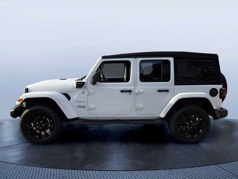 Used 2023 Jeep Wrangler Unlimited Sahara w/ Cold Weather Group AWD/4WD image 5