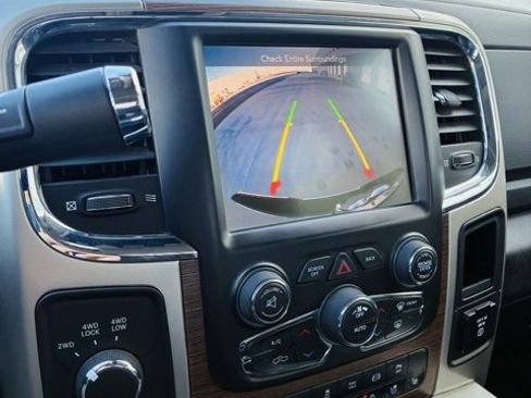 Used 2015 RAM 2500 Laramie w/ Convenience Group image 9