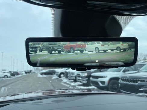 Used 2024 Jeep Grand Cherokee Summit image 28