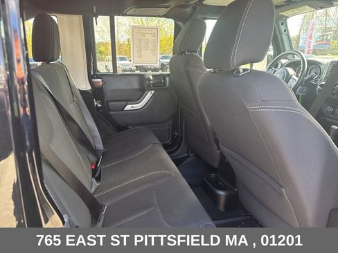 Used 2017 Jeep Wrangler Unlimited Sahara w/ Max Tow Package AWD/4WD image 17