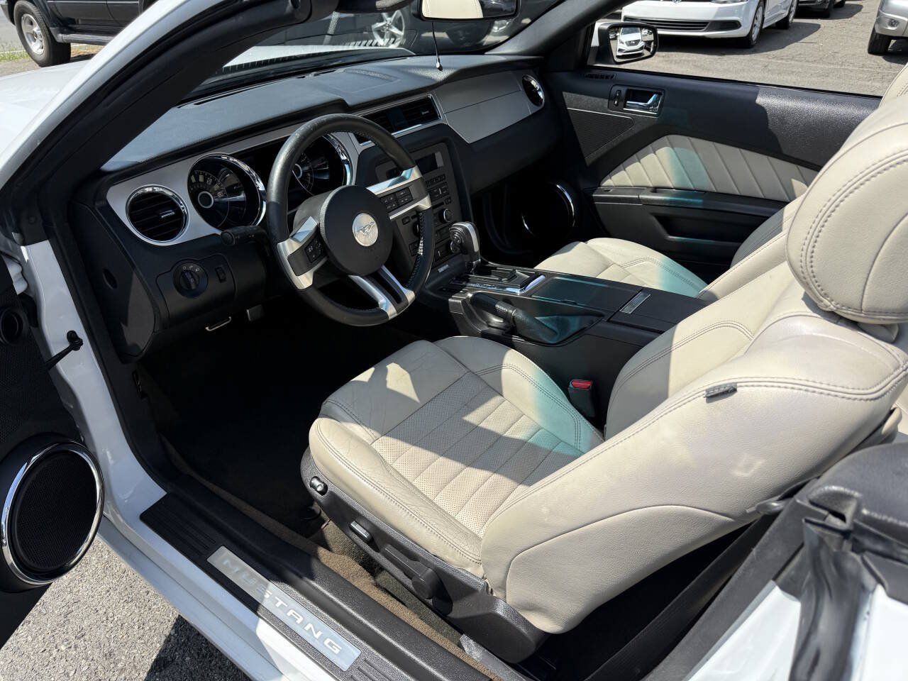 Used 2014 Ford Mustang Premium RWD image 10