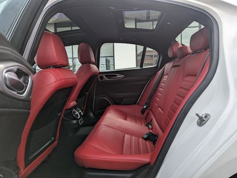 Used 2022 Alfa Romeo Giulia Veloce image 37