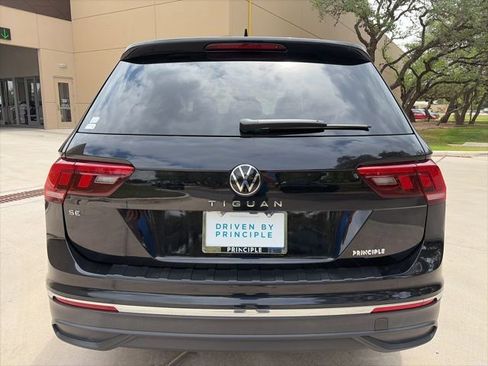 Used 2024 Volkswagen Tiguan SE FWD image 3