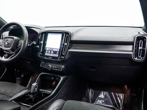 Used 2022 Volvo XC40 P8 Recharge Ultimate AWD/4WD image 19