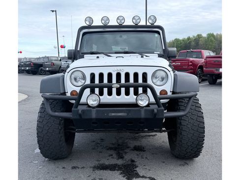 Used 2013 Jeep Wrangler Unlimited Sport image 3