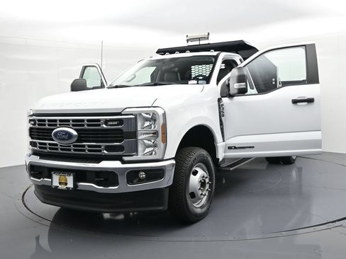 Used 2024 Ford F350 XL w/ Snow Plow Prep Package AWD/4WD image 28