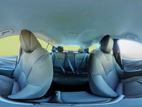 Used 2022 Toyota Prius L Eco image 36