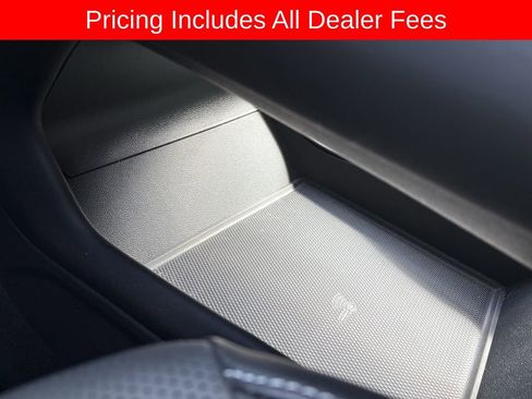 Used 2025 Volkswagen Atlas Cross Sport SEL R-Line AWD/4WD image 20