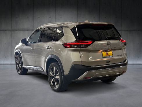 Used 2023 Nissan Rogue Platinum image 3