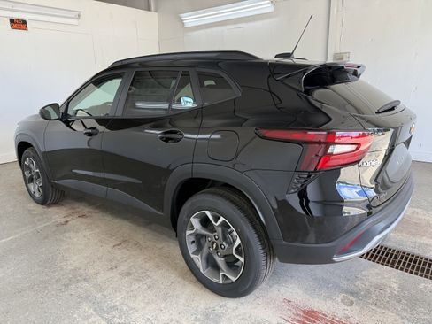 New 2025 Chevrolet Trax LT w/ Driver Confidence Package image 4