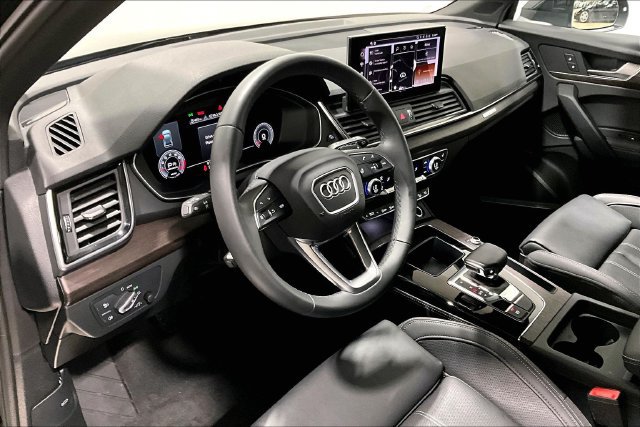 Used 2025 Audi Q5 2.0T Premium Plus w/ Premium Plus Package AWD/4WD image 8