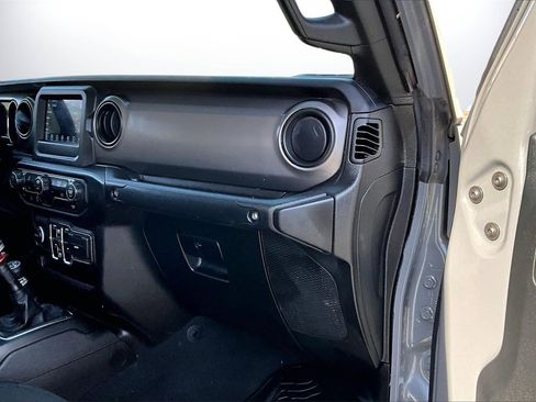 Certified 2021 Jeep Gladiator Sport image 18