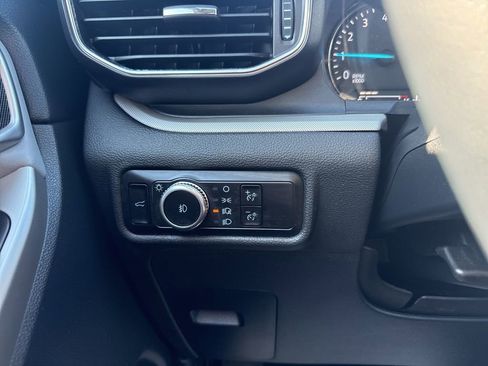 Used 2023 Ford Explorer XLT w/ Equipment Group 202A image 14