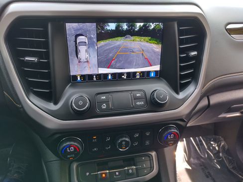 Used 2023 GMC Acadia AT4 w/ Technology Package image 16