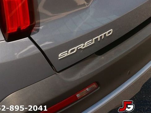 Certified 2023 Kia Sorento SX Prestige AWD/4WD image 10