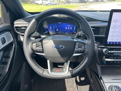 Used 2022 Ford Explorer ST w/ Equipment Group 401A AWD/4WD image 19