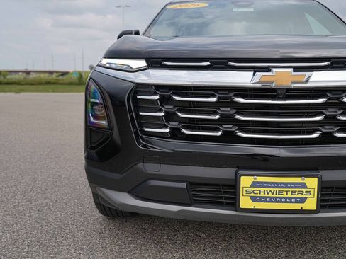 Used 2026 Chevrolet Equinox LT AWD/4WD image 3