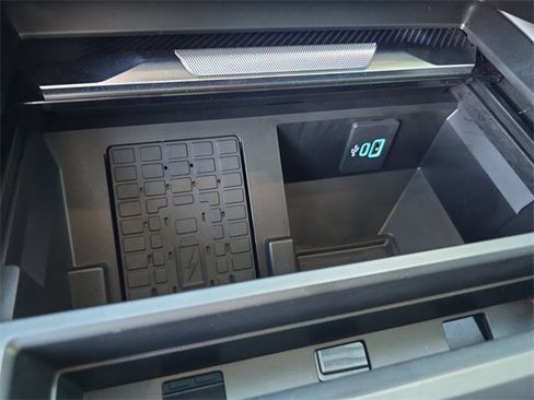 Used 2024 Ford F250 Limited w/ FX4 Off-Road Package image 23