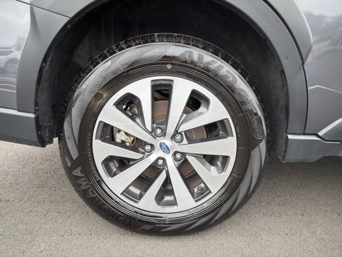 Used 2025 Subaru Outback Premium AWD/4WD image 29