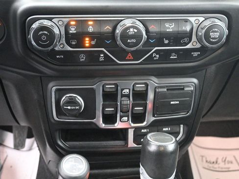 Used 2020 Jeep Gladiator Overland image 25