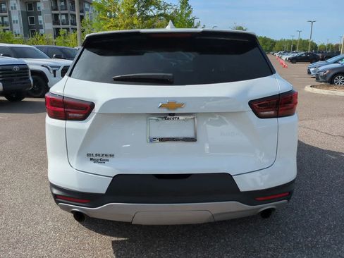 Used 2025 Chevrolet Blazer LT FWD image 5