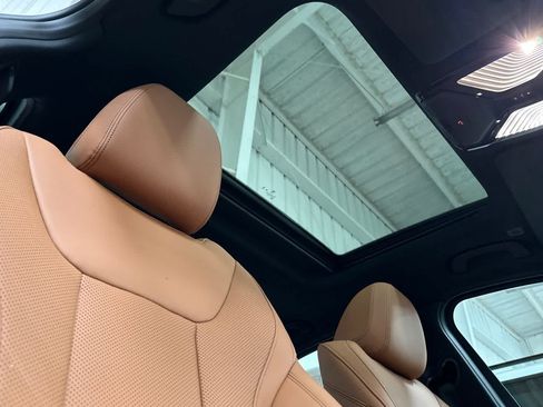 Used 2026 BMW 330i Sedan w/ Convenience Package RWD image 16