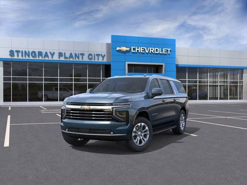 New 2026 Chevrolet Suburban LT w/ Comfort Package image 8