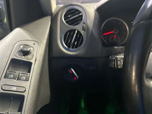 Used 2018 Volkswagen Tiguan Limited image 20