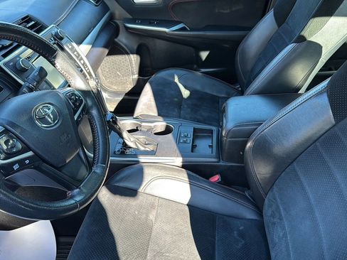 Used 2015 Toyota Camry XSE w/ Advanced Technology Package image 4