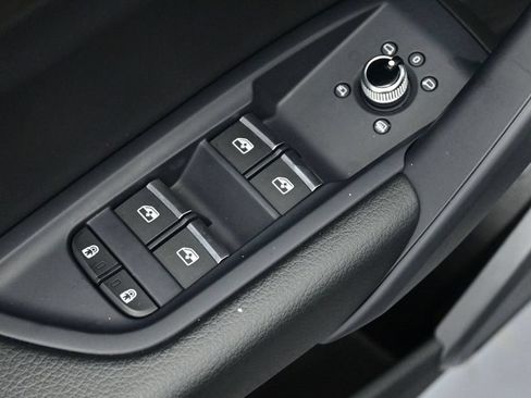 Used 2024 Audi Q5 2.0T Premium w/ Convenience Package AWD/4WD image 16