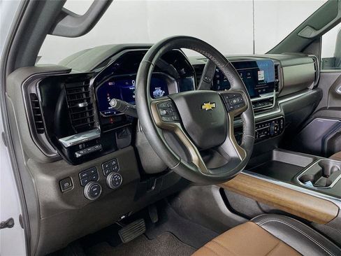 Certified 2024 Chevrolet Silverado 3500 High Country w/ Technology Package image 12