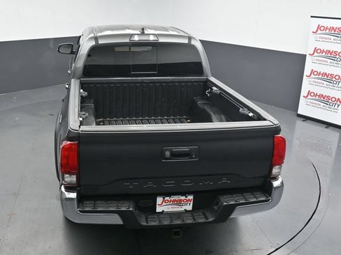 Used 2019 Toyota Tacoma TRD Off-Road AWD/4WD image 31