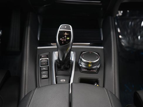 Used 2019 BMW X6 xDrive50i w/ M Sport Package AWD/4WD image 18
