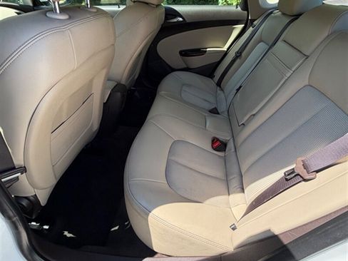 Used 2012 Buick Verano FWD image 21
