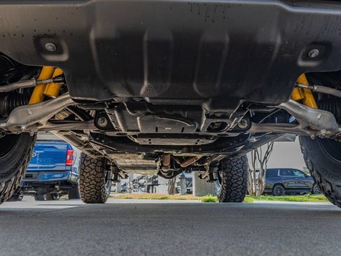 Used 2025 Ford Bronco Badlands AWD/4WD image 9