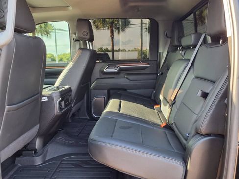 Used 2025 GMC Sierra 2500 Denali w/ Denali Reserve Package AWD/4WD image 24