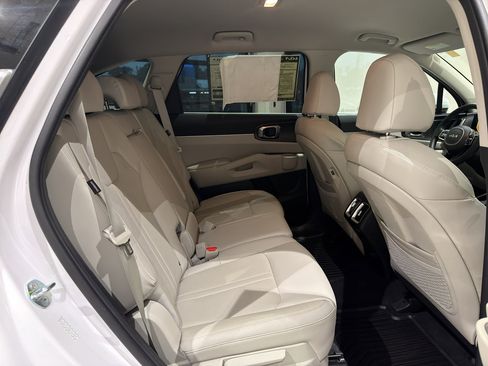 Used 2025 Kia Sorento S FWD image 23
