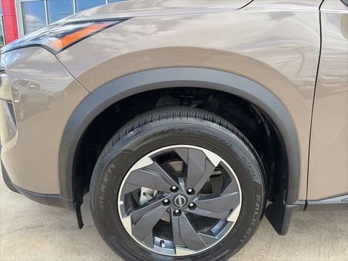 Certified 2025 Nissan Rogue SV w/ SV Premium Package image 7