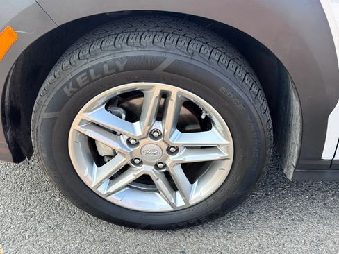 Used 2023 Hyundai Kona SE FWD image 6