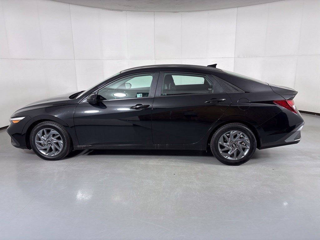 Used 2024 Hyundai Elantra SEL FWD image 5