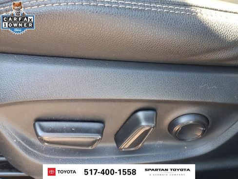 Used 2023 Toyota Corolla Cross XLE FWD image 17