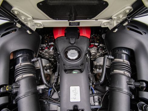 Used 2018 Ferrari 488 Spider RWD image 44