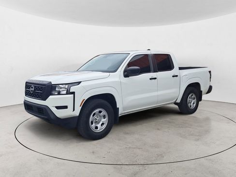 Used 2024 Nissan Frontier S RWD image 7