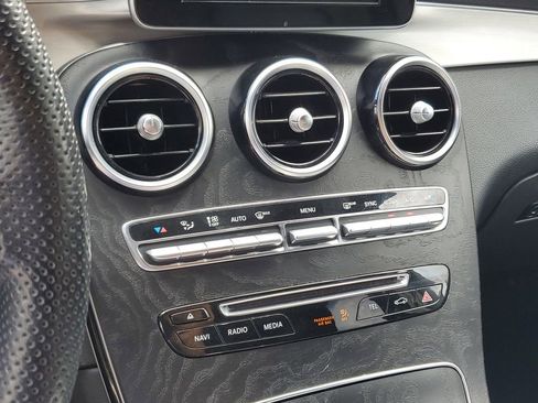 Used 2019 Mercedes-Benz GLC 300 GLC 300 w/ Premium Package image 28